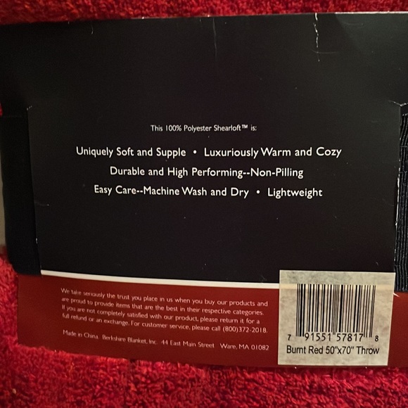 SALE $18 Serasoft Throw. Large size - Picture 3 of 4